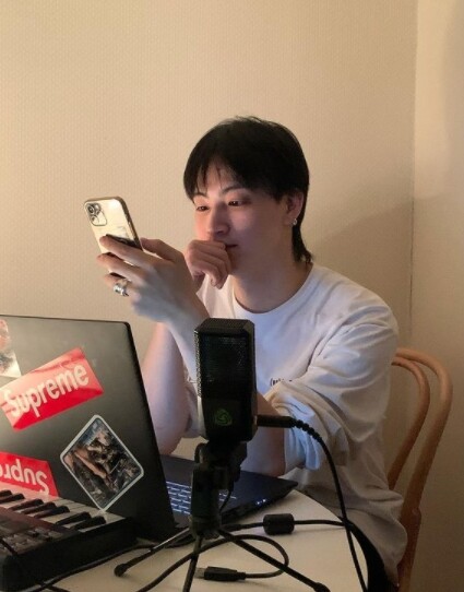 외설 논란에 휩싸인 JB (사진, 제이비 인스타그램 캡처)