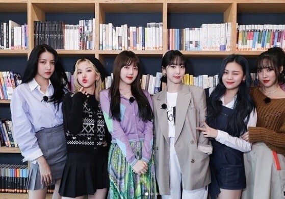 갑작스럽게 해체 소식을 알린 그룹 여자친구 (사진, 여자친구 인스타그램 캡처)