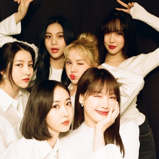 갑작스럽게 해체 소식을 알린 그룹 여자친구 (사진, 여자친구 인스타그램 캡처)