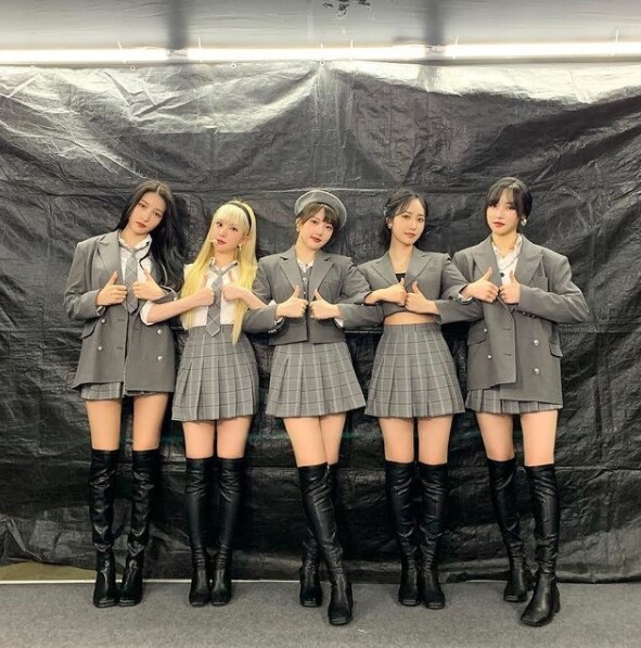 갑작스럽게 해체 소식을 알린 여자친구 (사진, 여자친구 공식 인스타그램 캡처)