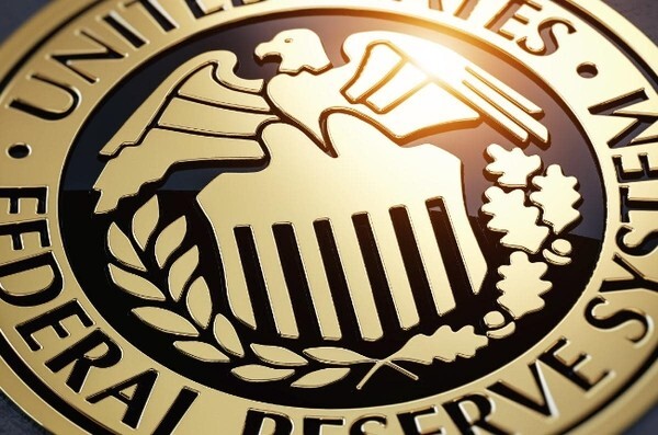 간밤 FOMC 의사록이 한발 후퇴하는 듯한 발언으로 시장에 부담을 주었다. (사진=FED심볼)