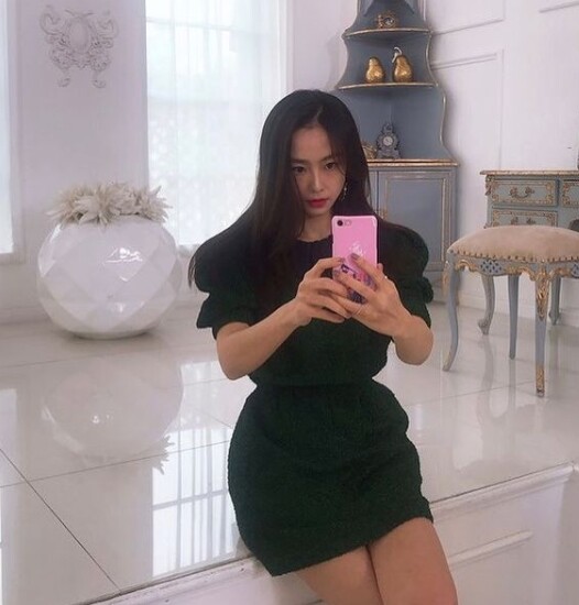 결혼 소식을 알린 홍수현 (사진, 홍수현 인스타그램 캡처)