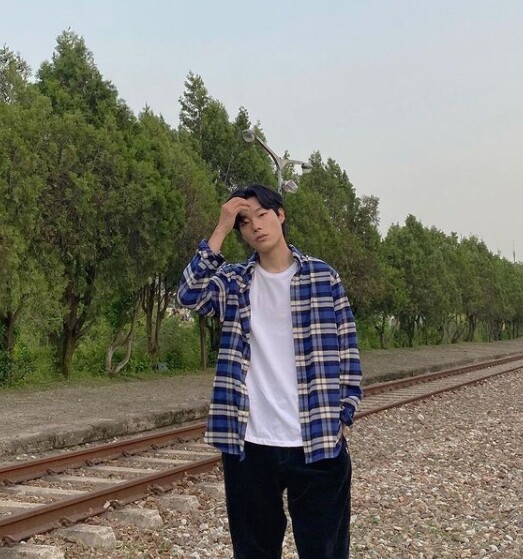 (사진, 류준열 인스타그램 캡처)