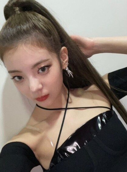 (사진, ITZY 공식 인스타그램 캡처)