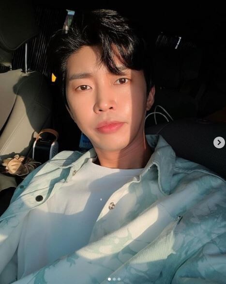 임영웅이 트롯픽 남자 가수 부문 1위를 차지하는 등 여전한 인기를 보였다.(사진, 임영웅 인스타그램 캡처)