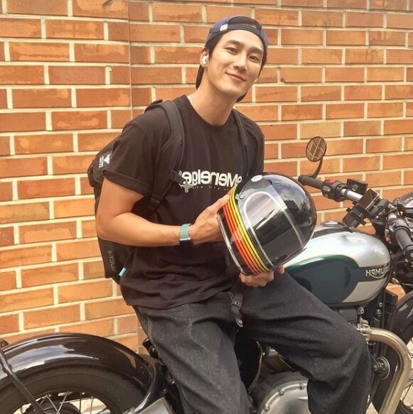 (사진, 안보현 인스타그램 캡처)