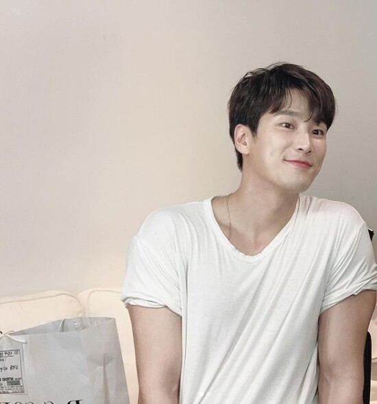 (사진, 안보현 인스타그램 캡처)