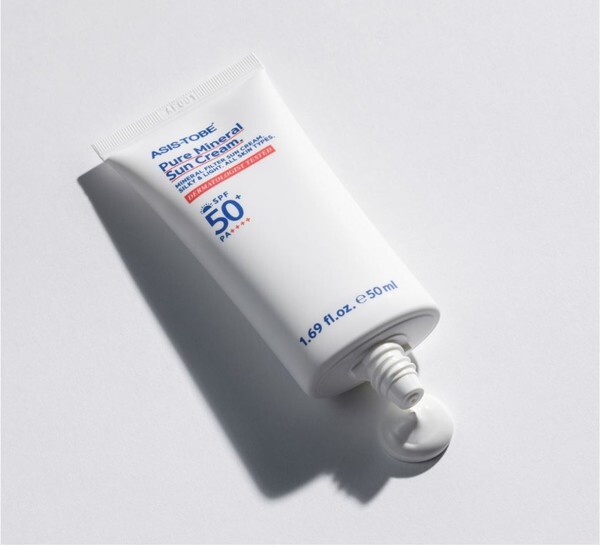 사진_친환경 용기를 적용한 ‘퓨어 미네랄 선크림’ (사진제공=이지앤심플)