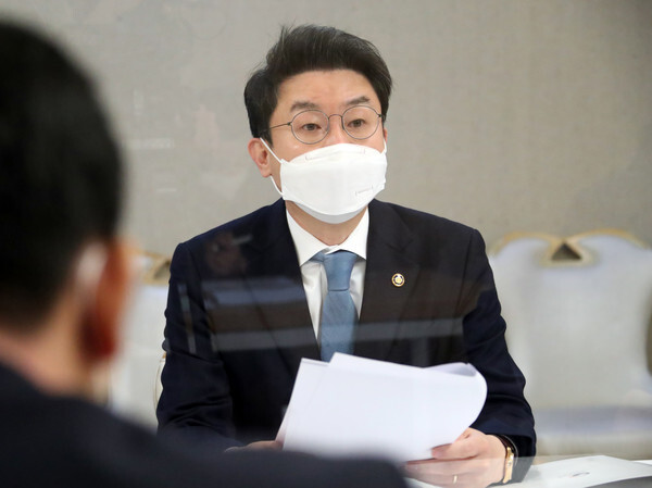 발언 중인 이억원 기획재정부 제1차관 모습, 사진 관련 무 (사진, 연합뉴스 제공)