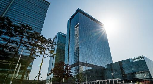 삼성전자는 외국인과 기관의 쌍끌이로 이틀 연속 상승 마감했다.