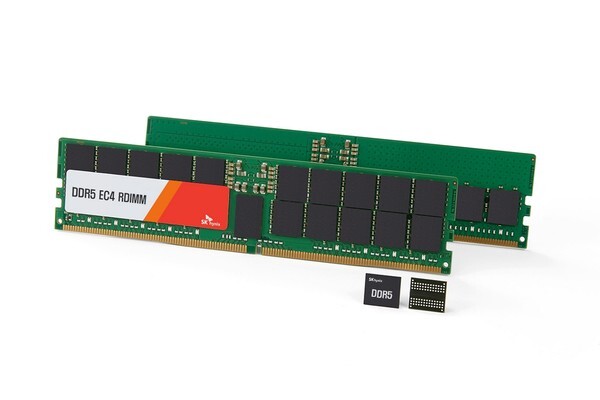 SK하이닉스가 업계 최초로 샘플 출하한 24Gb DDR5 D램과 96GB, 48GB D램 모듈(사진=SK하이닉스)