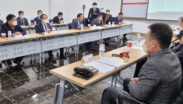 한국승강기안전공단이 근로자 대표가 배석, 참관한 가운데 16일 이사회를 개최하고 있다.(사진, 한국승강기안전공단 제공)