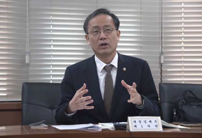 정부, 청년 일자리 회복방안 마련 착...