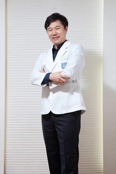 [건강 칼럼] 백내장 초기증상, 단순...